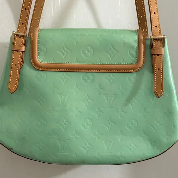 Authentic Vintage 1998 Louis Vuitton Biscayne Bag in Peppermint - Picture 12 of 16